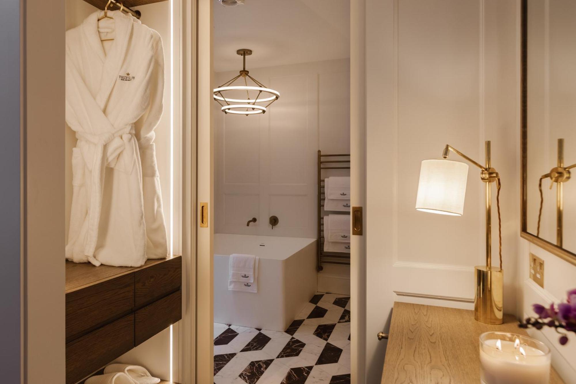 Tullyglass House Hotel Балимина Екстериор снимка